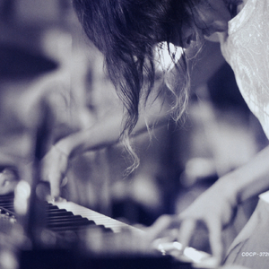 黃色A片三級三奶大
